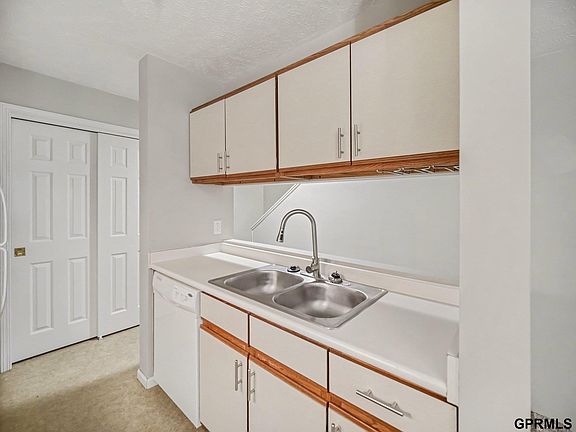 5th image of 2901 A St APT 102