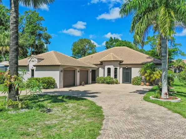 28009 Oak LN, BONITA SPRINGS, FL 34135