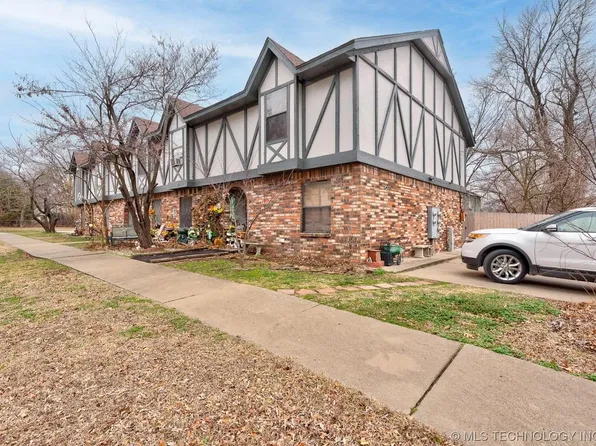 813 E 4th St, Bartlesville, OK 74003