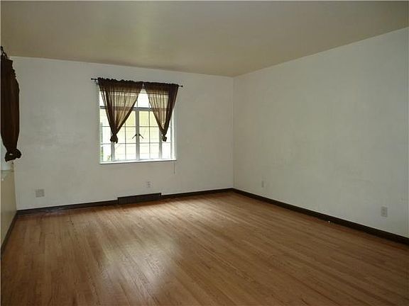 5th image of 541 E Meadowlawn Ave