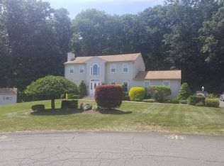 32 Carriage Ln, South Hadley, MA 01075
