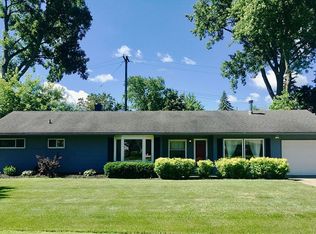 5031 Westcombe Ln, West Bloomfield, MI