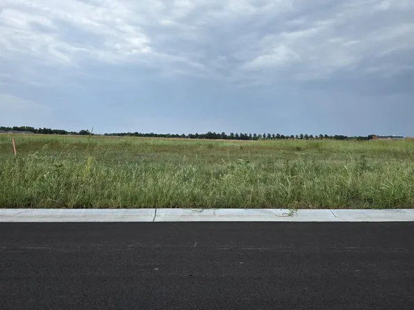 1310 E Northridge St, Valley Center, KS 67147
