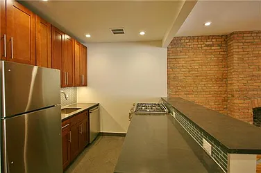 Rented by R New York