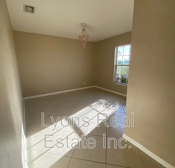 1104 NW 11th Pl — Photo 20