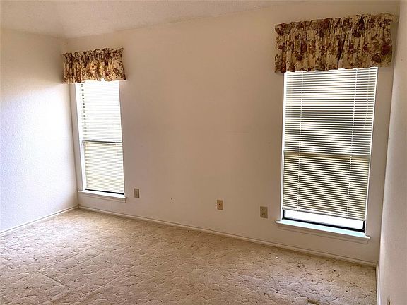 4th image of 1869 Larkspur Dr