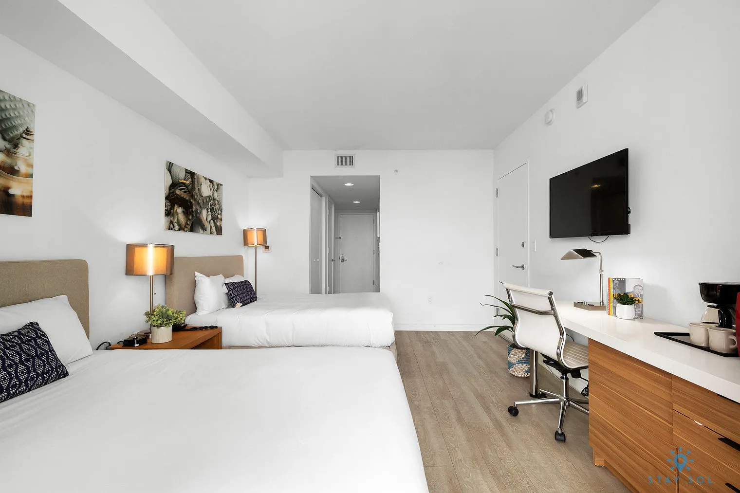 Studio, 1.0 bath, 290 sqft, $2,322 — Photo 1