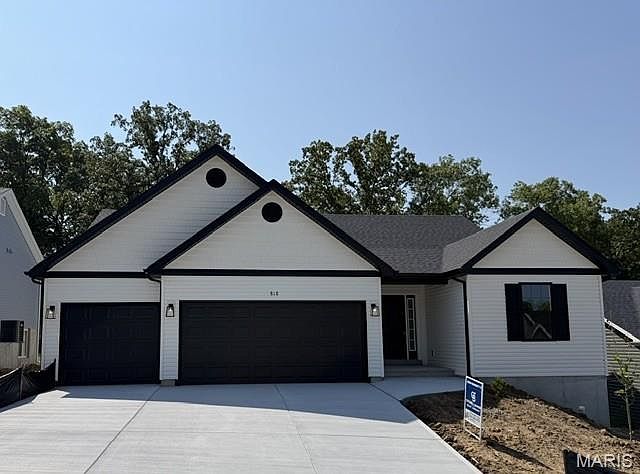 1st image of 818 Dogwood Way