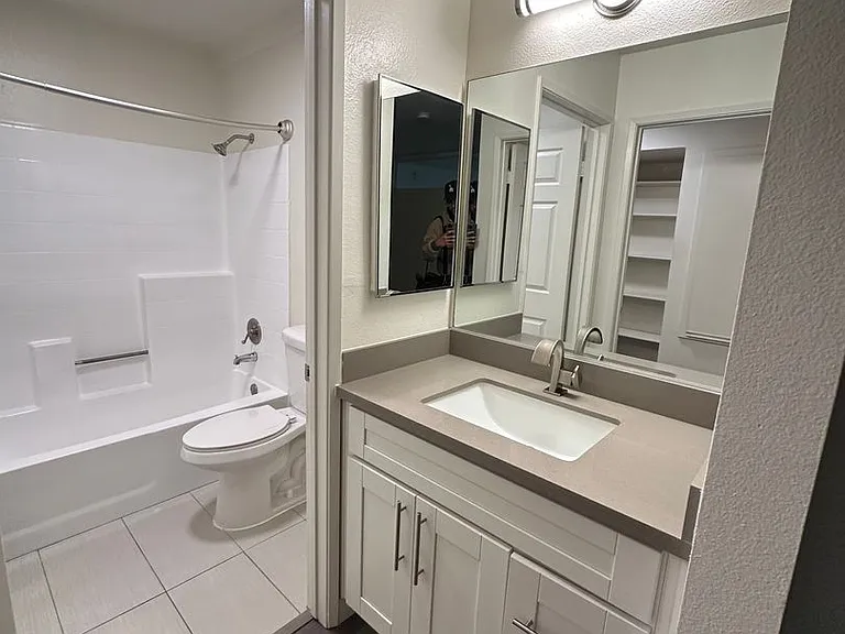 1250 N. June St. Los Angeles CA 90038 — Photo 30