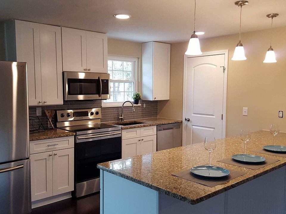 1st image of 833 Merrick Pl