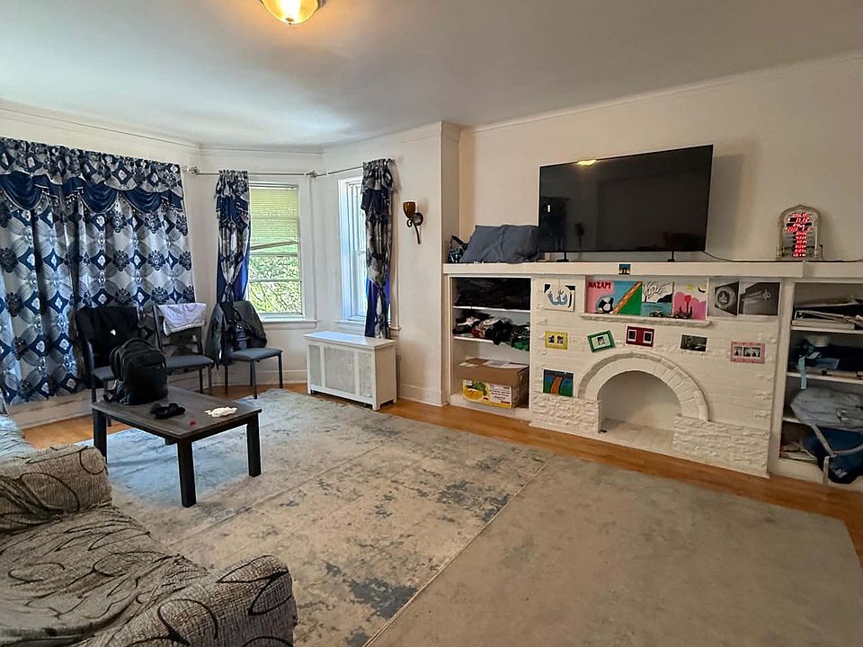 1st image of 6443 N Leavitt St APT 3