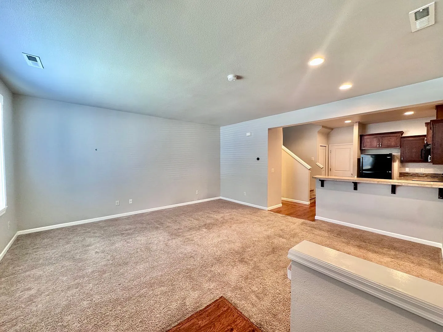 West Townhome Near Downtown Vancouver — Photo 4