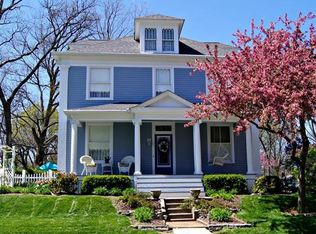 97 N Adams St, Trenton, IL