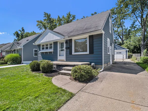 3919 Durham Rd, Royal Oak, MI 48073