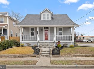 3724 35th St, Mount Rainier, MD 20712