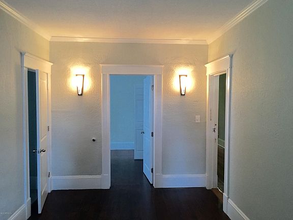 4th image of 2118 Herschel St #B