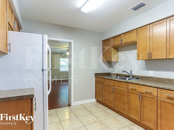 3rd image of 5245 2nd Ave N