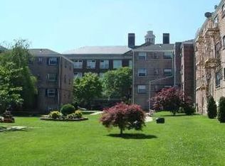 66-09 110th St #2B, Forest Hills, NY 11375