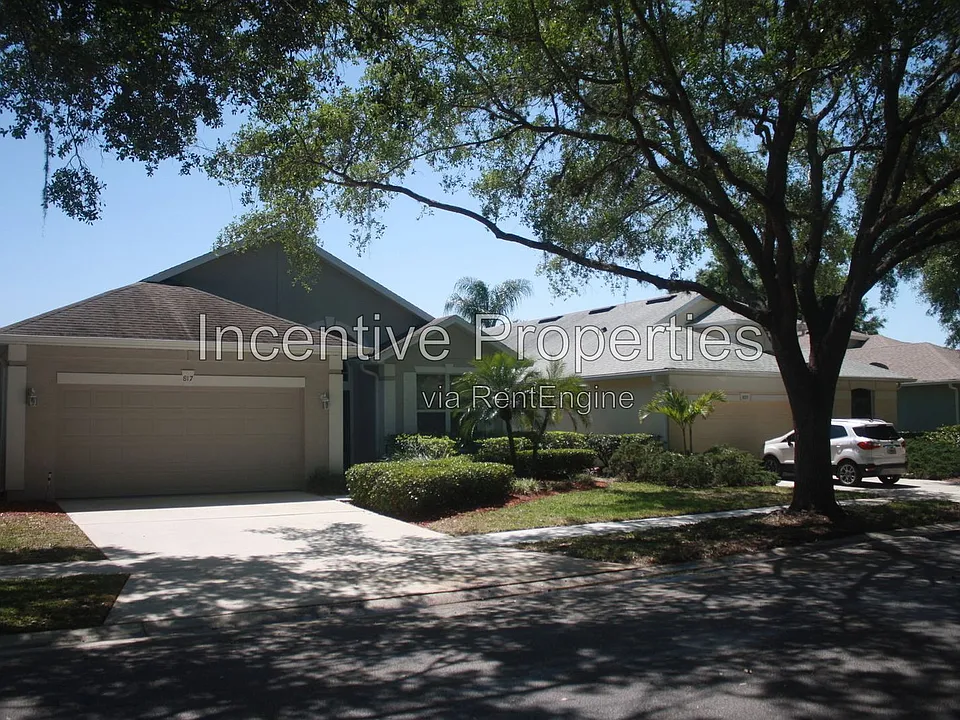 817 Lakeworth Cir