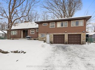 2626 Elmhurst St, Ottawa, ON K2B 7N6