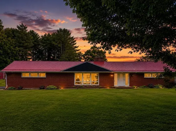 714 Justice Rd, Galax, VA 24333