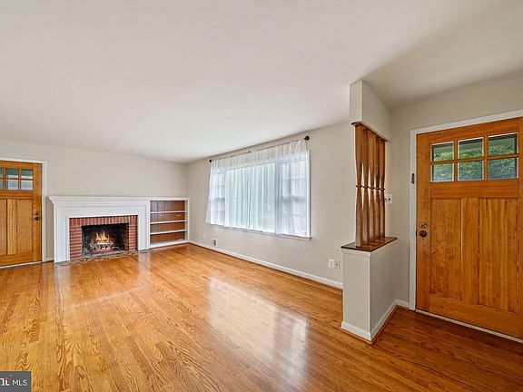 3rd image of 2116 Powhatan St
