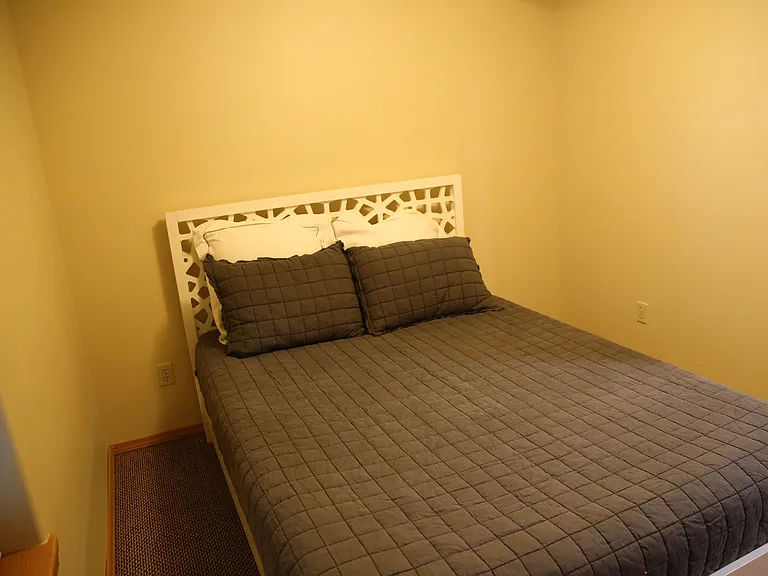 1055 1/2 E Isaacs Ave #C — Photo 10