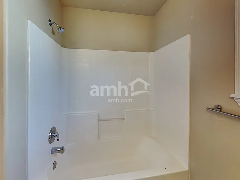 724 Coopers Ct — Photo 10