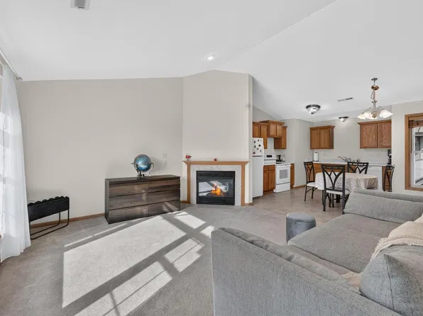 6220 S Walnut LANE #52, Cudahy, WI 53110