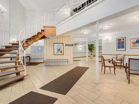 2nd image of 9820 S Pulaski Rd APT 315