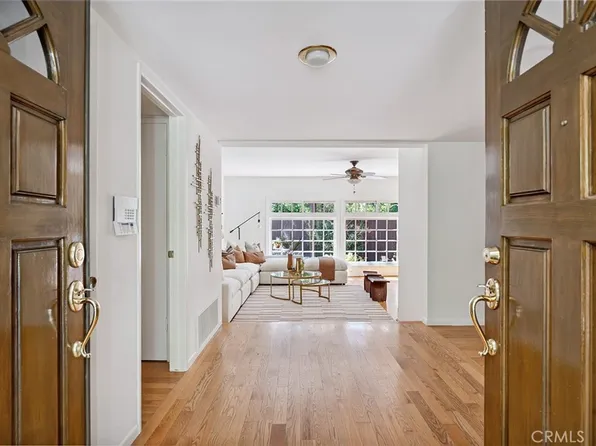 4241 Kingfisher Rd, Calabasas, CA 91302