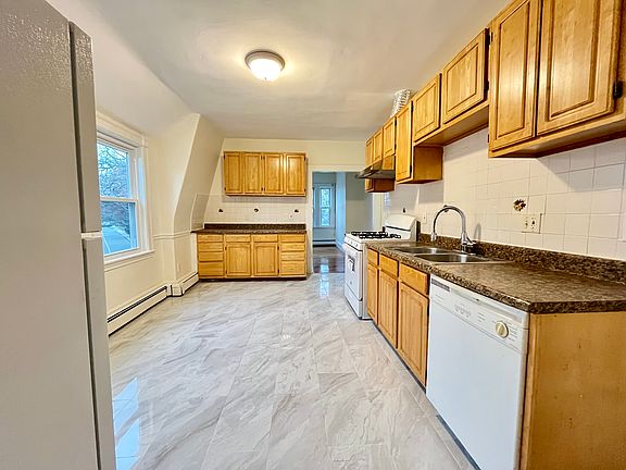 4th image of 55 Scammell St #2