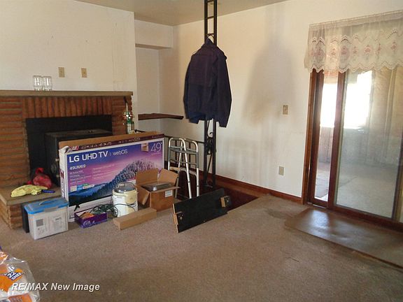 4th image of 3751 Pierce Rd