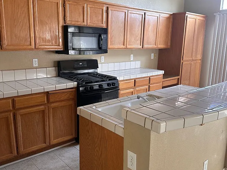 1163 E Springer Dr — Photo 9