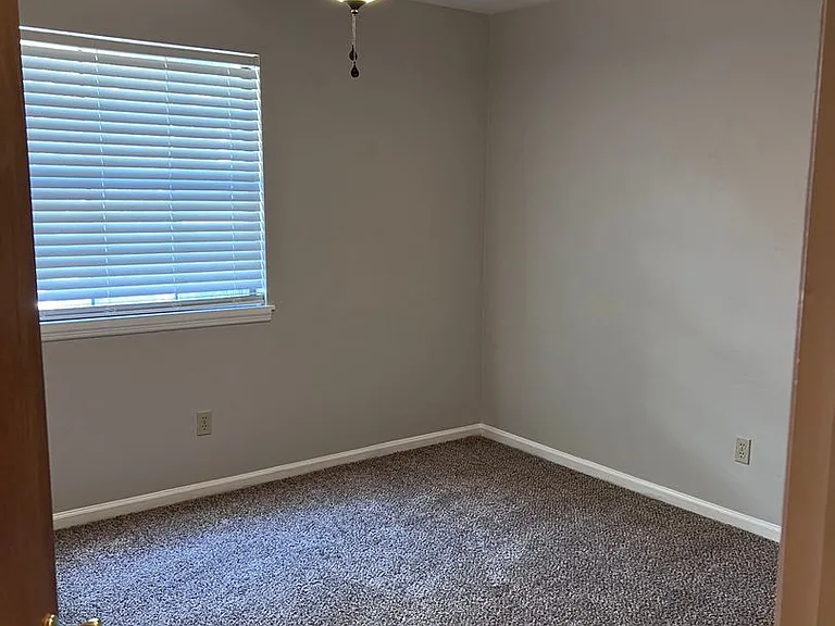 653 Holyoke Court — Photo 14