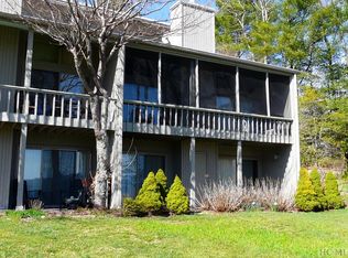 24 E Toxaway Shrs UNIT 21, Lake Toxaway, NC 28747
