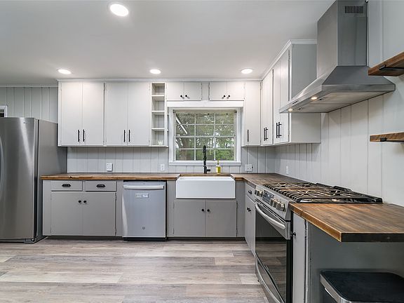 4th image of 12956 Adger Rd