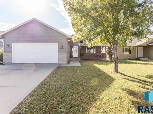 1305 E 68th St N, Sioux Falls, SD 57104