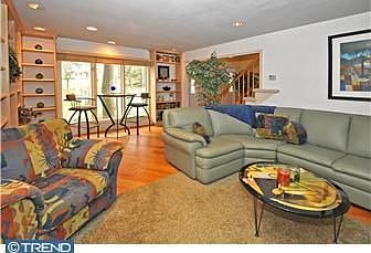 2nd image of 712 Knight Rd
