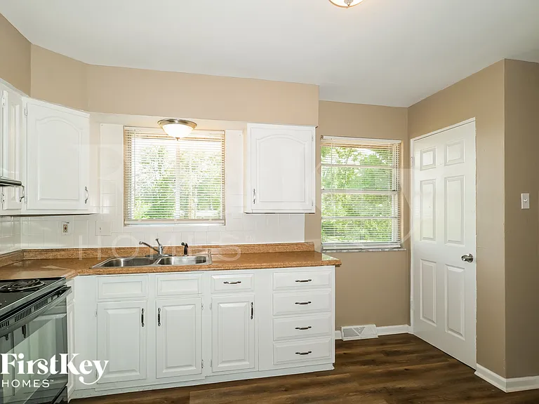 170 Calbreath Ct — Photo 5