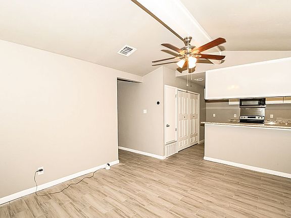 3rd image of 1216 Longmont St