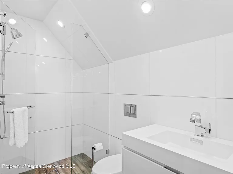 800 S Mill St #306 — Photo 10