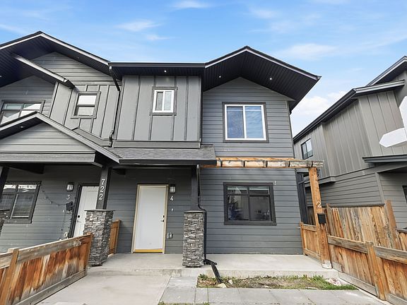 2nd image of 722 Coopland Cres #4