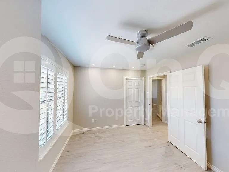 6000 Auburndale Ave #C — Photo 7