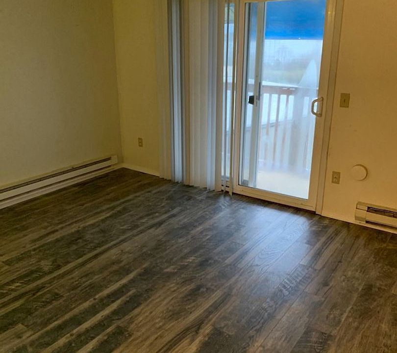1st image of 9918 Des Moines Memorial Dr S #2
