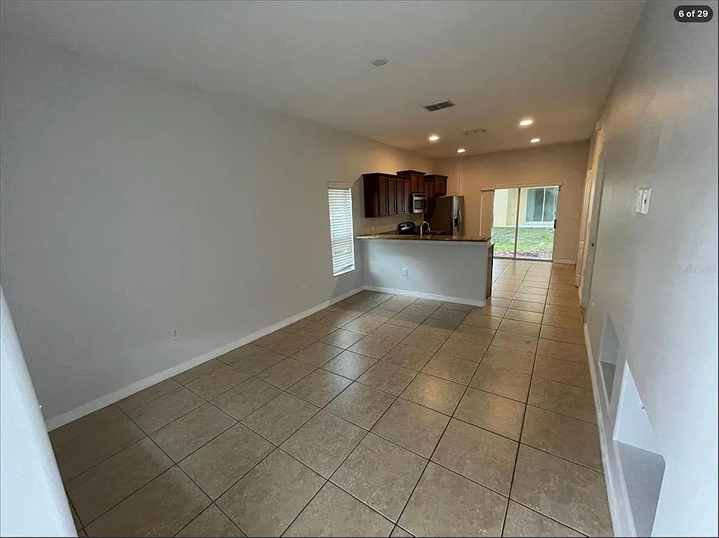 2 bed, 2.5 bath, 1192 sqft, $1,650 — Photo 3