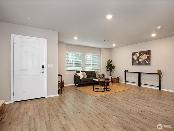 3rd image of 3448 Hoffman Hill Boulevard