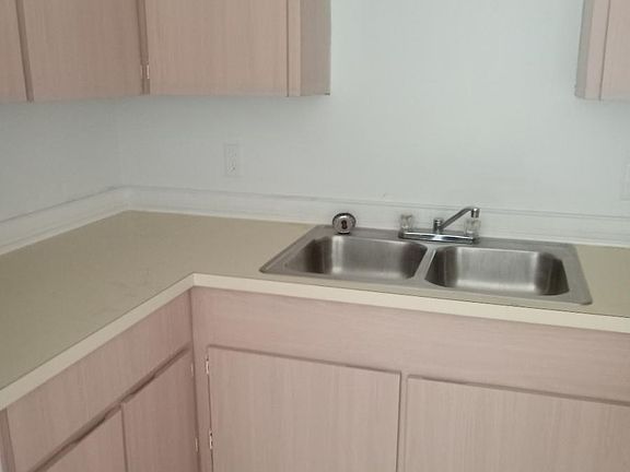 3rd image of 963 King Orange Dr #967