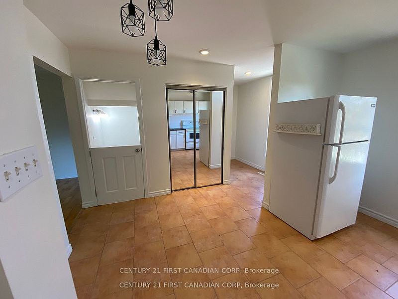 London Townhouse for rent - 3 Bedrooms — photo 15