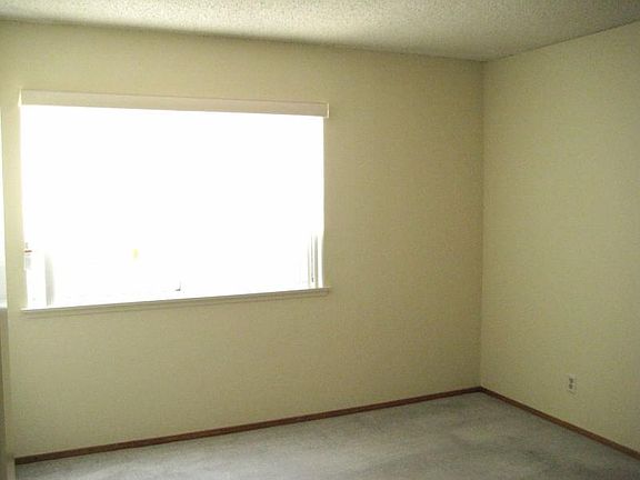 4th image of 1445 Lake St